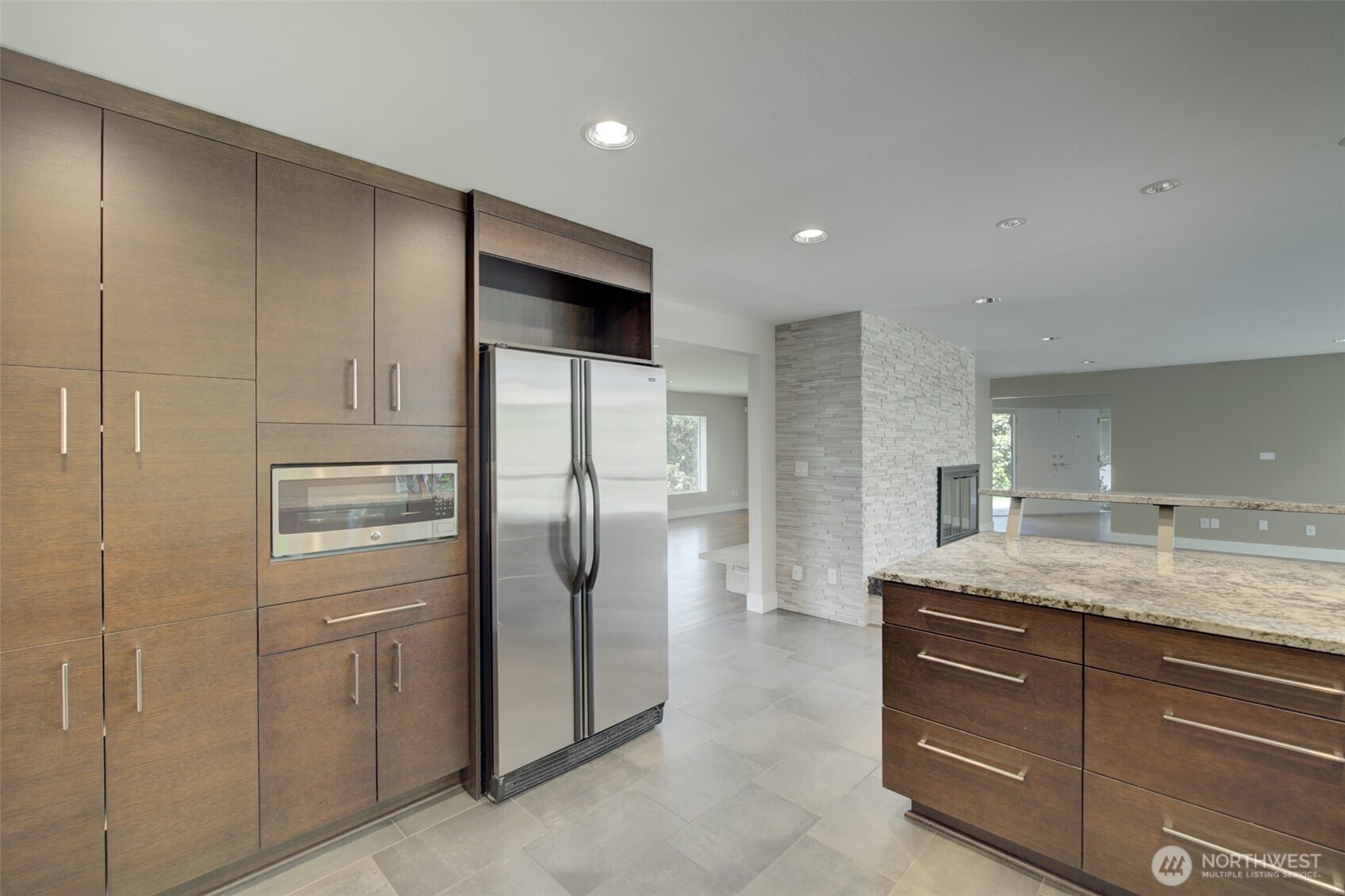 9160 NE 19th Street , Clyde Hill, WA 98004