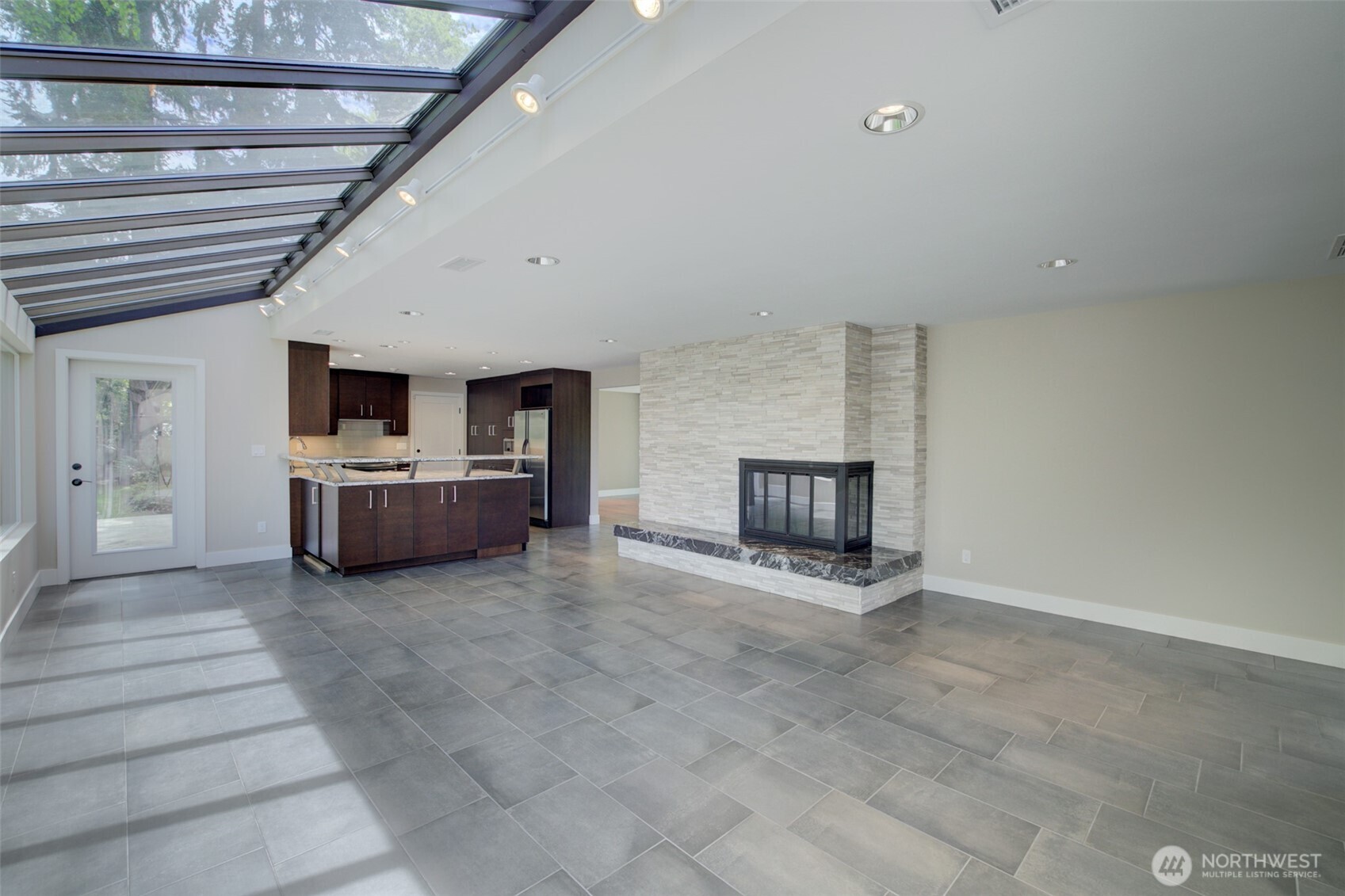 9160 NE 19th Street , Clyde Hill, WA 98004