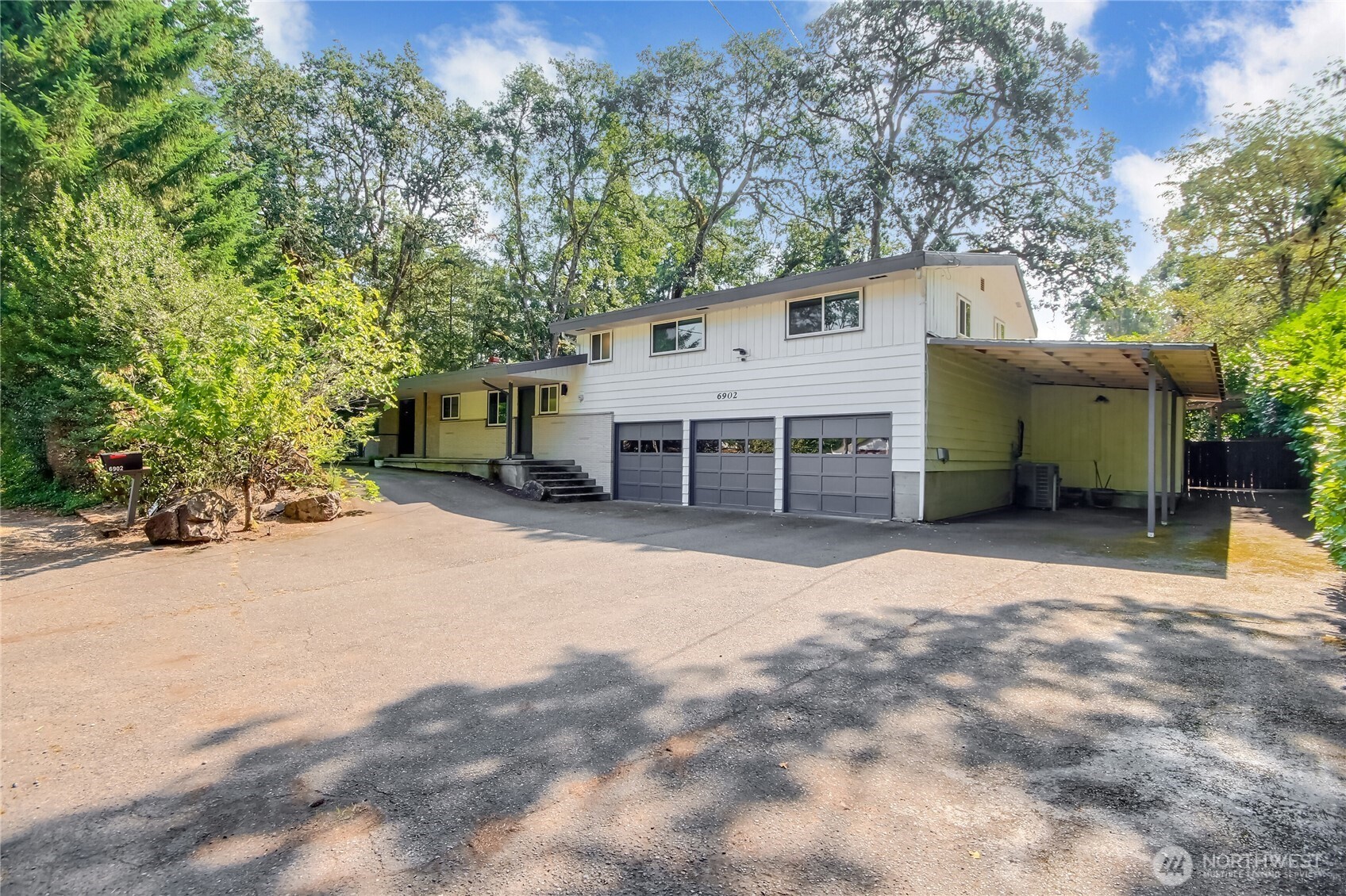 6902 Mount Tacoma Drive SW, Lakewood, WA 98499