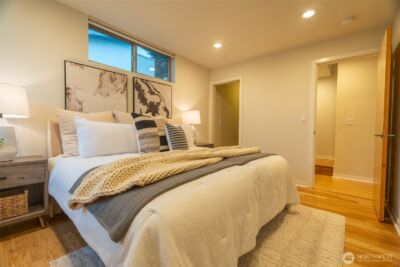 4413 Meridian Avenue N, Seattle, WA 98103 - Photo 12