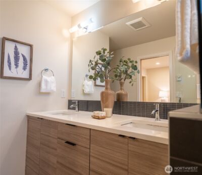 4413 Meridian Avenue N, Seattle, WA 98103 - Photo 16