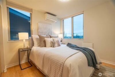 4413 Meridian Avenue N, Seattle, WA 98103 - Photo 17