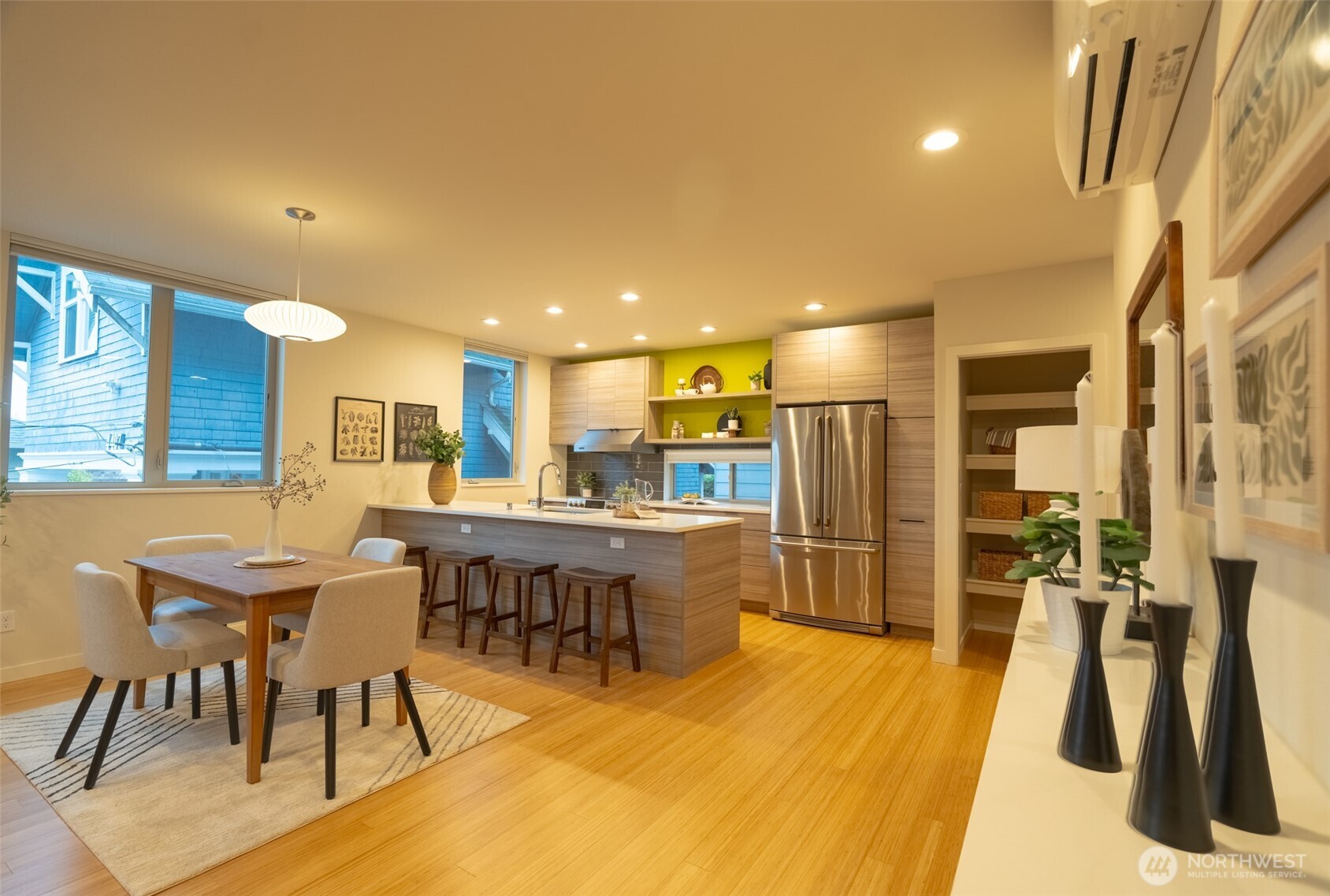 4413 Meridian Avenue N, Seattle, WA 98103