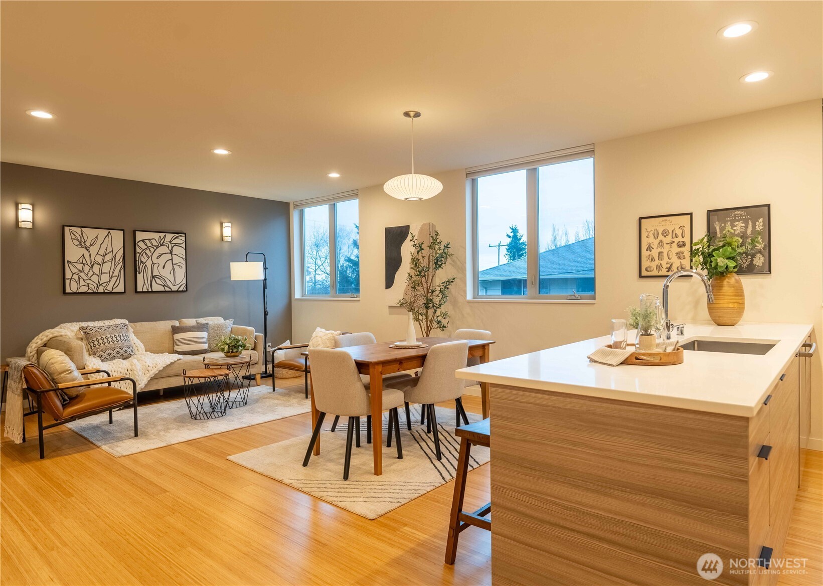 4413 Meridian Avenue N, Seattle, WA 98103