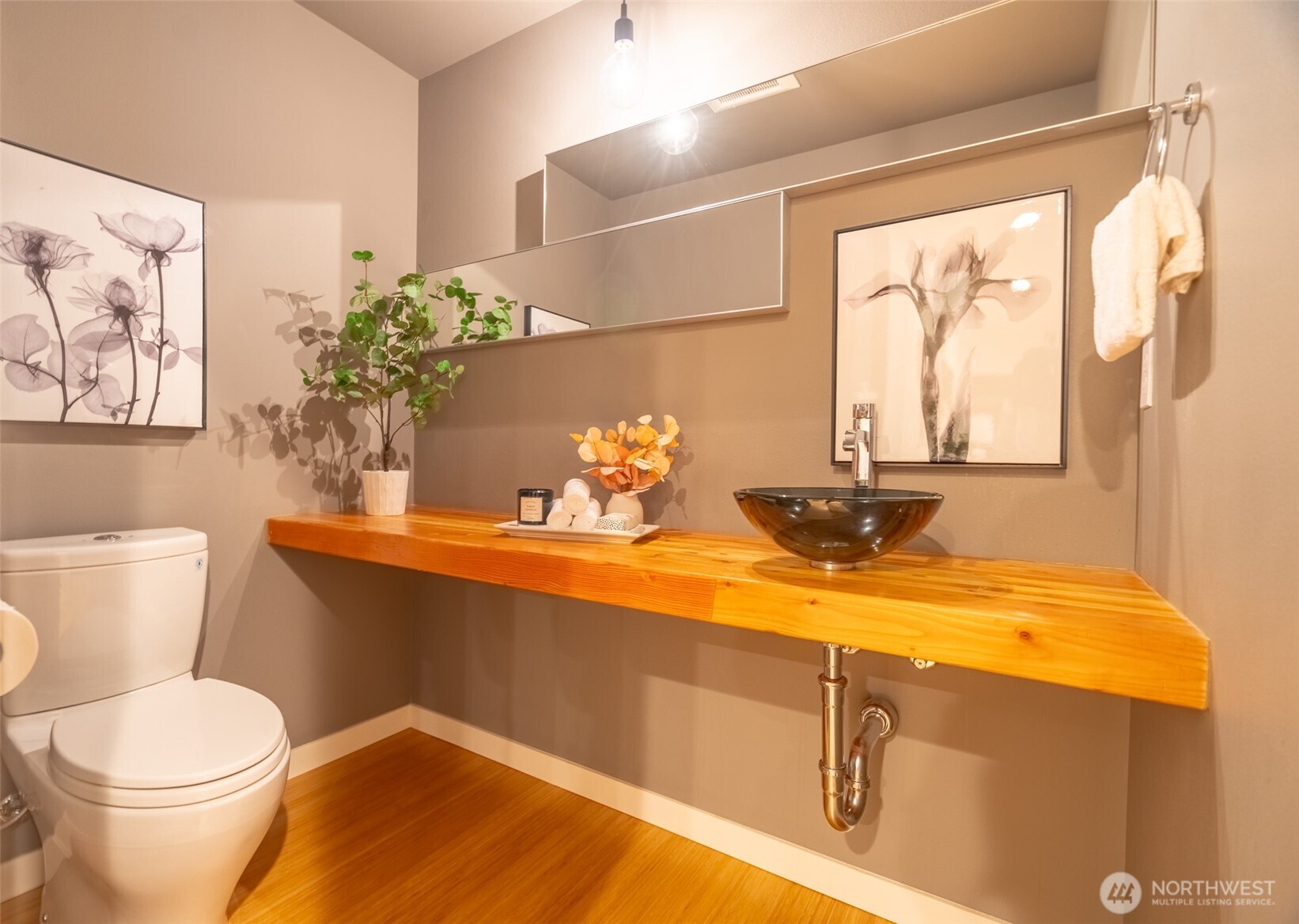 4413 Meridian Avenue N, Seattle, WA 98103