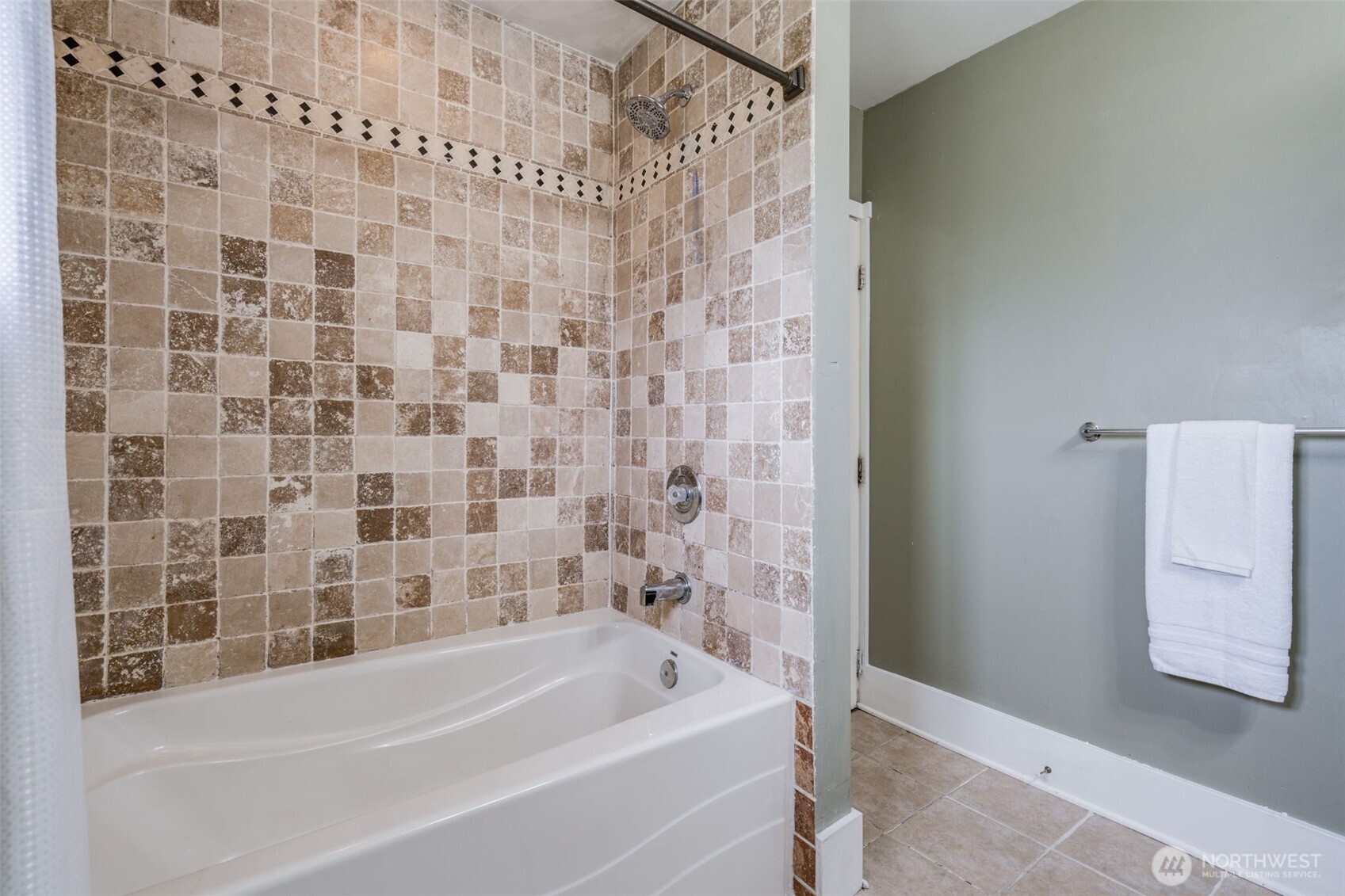 1105 S Orchard Street , Tacoma, WA 98465