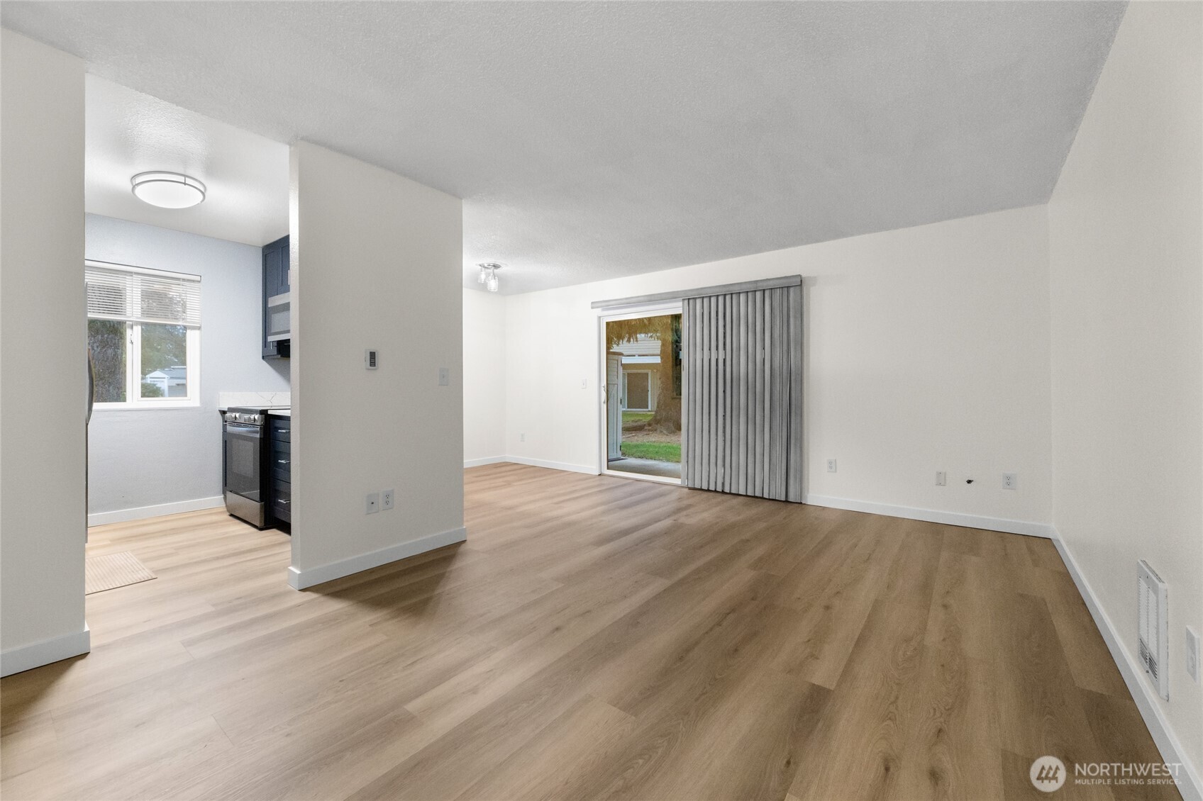 12510 NE 130th Way #B106, Kirkland, WA 98034