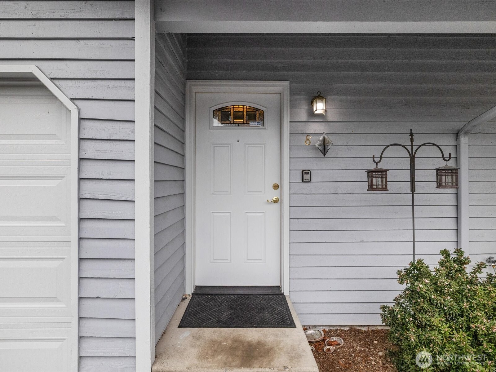 21227 76th Avenue W #B8, Edmonds, WA 98026