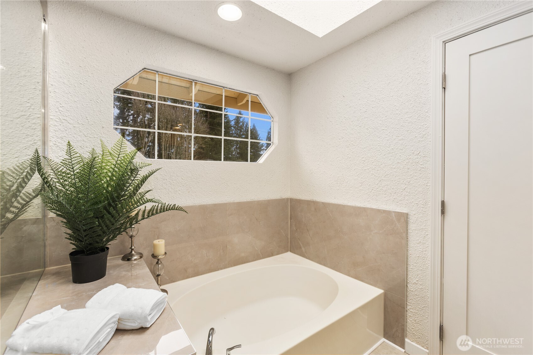 13316 NE 89th Street , Redmond, WA 98052