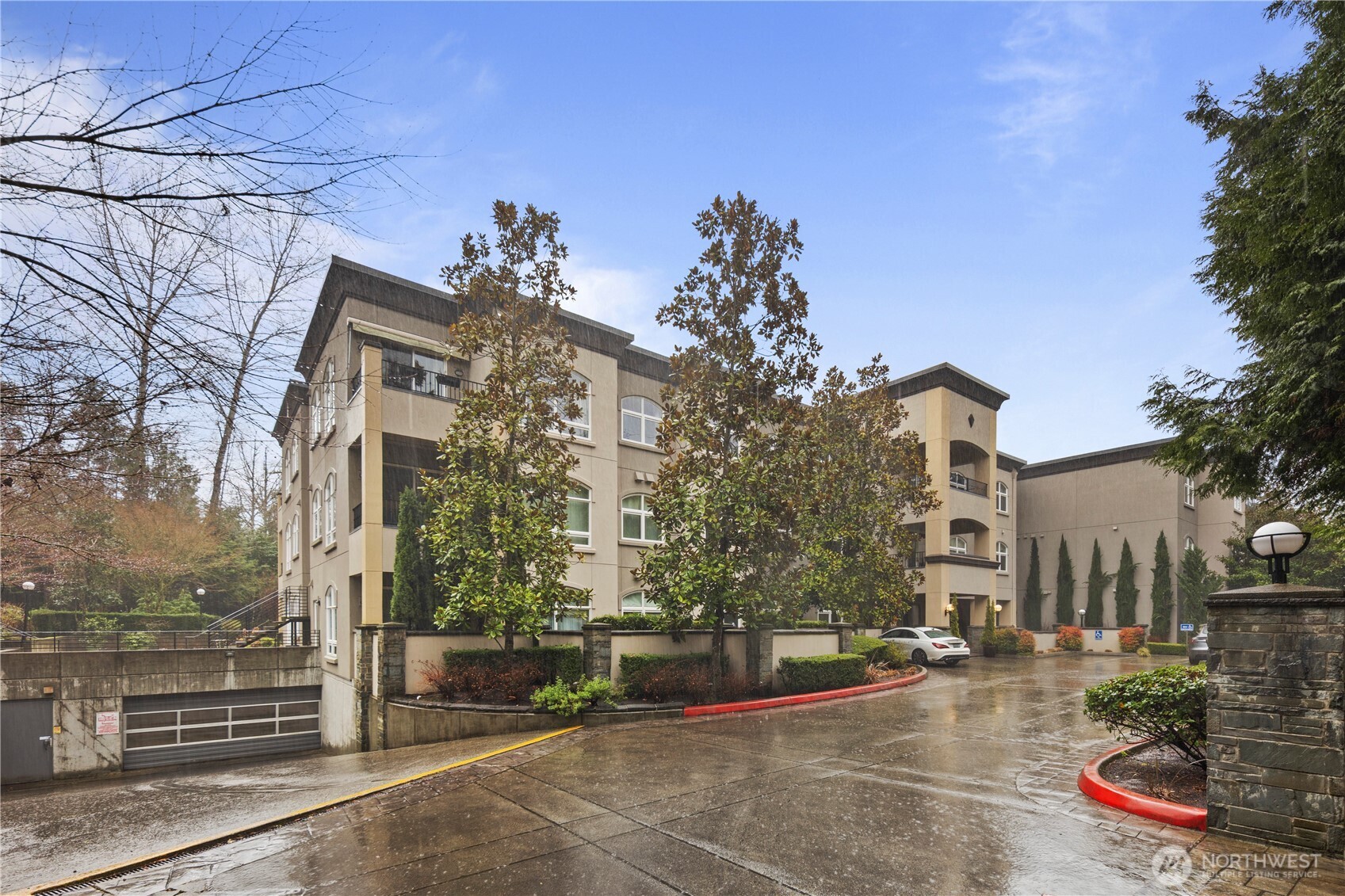10398 NE 17th Street #305, Bellevue, WA 98004