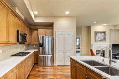 10398 NE 17th Street #305, Bellevue, WA 98004 - Photo 19