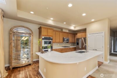 10398 NE 17th Street #305, Bellevue, WA 98004 - Photo 20