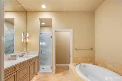 10398 NE 17th Street #305, Bellevue, WA 98004 - Photo 29