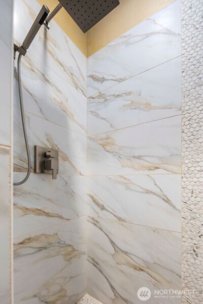 10398 NE 17th Street #305, Bellevue, WA 98004 - Photo 30