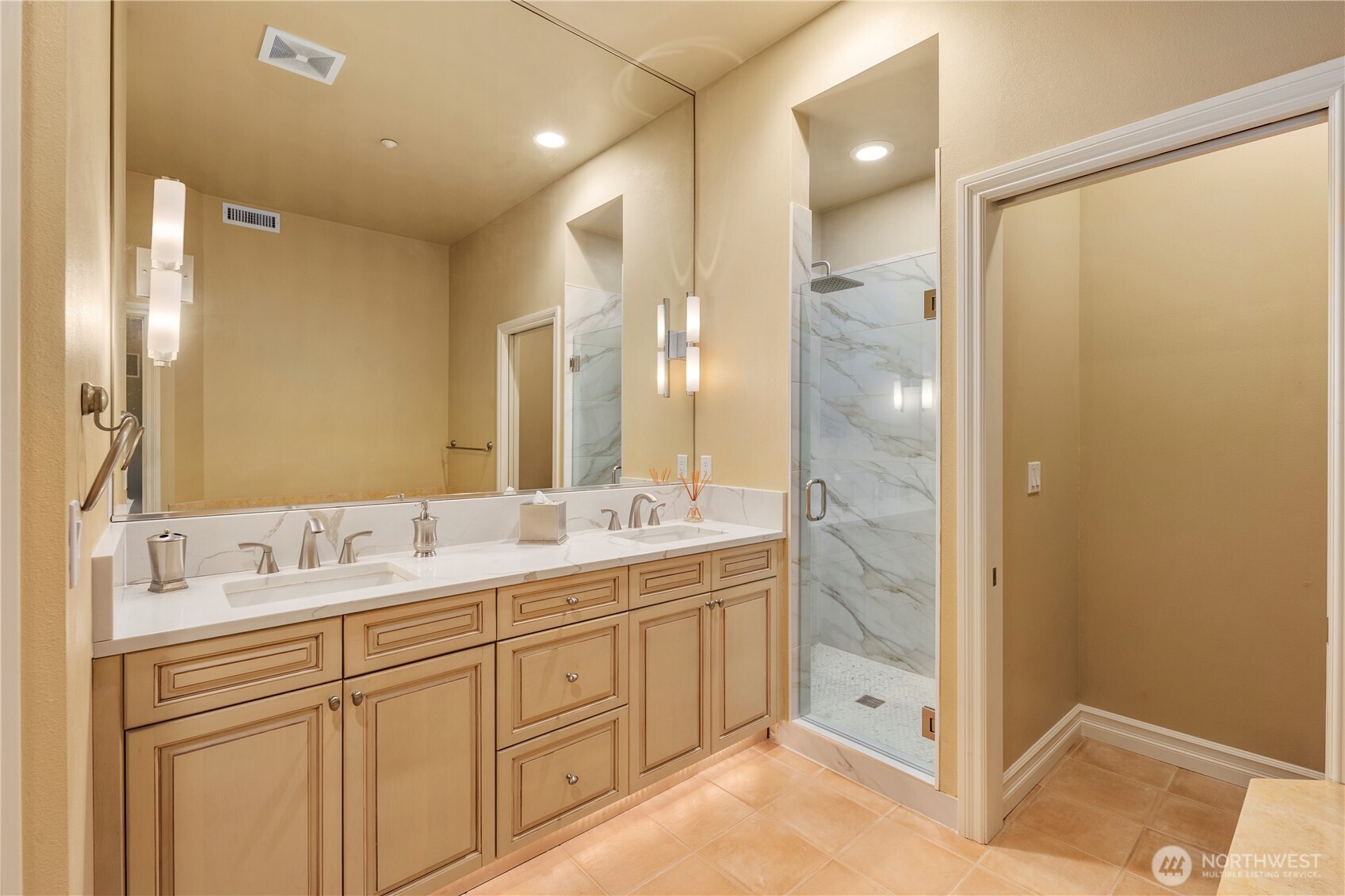 10398 NE 17th Street #305, Bellevue, WA 98004