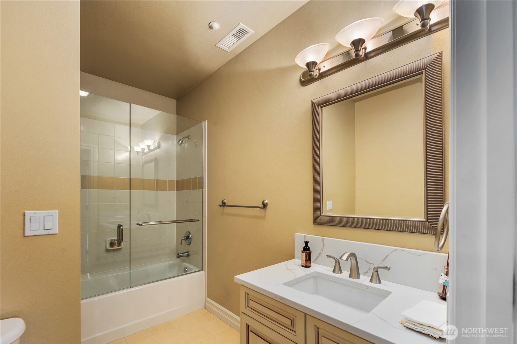 10398 NE 17th Street #305, Bellevue, WA 98004