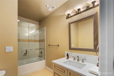 10398 NE 17th Street #305, Bellevue, WA 98004 - Photo 32