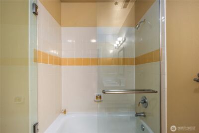 10398 NE 17th Street #305, Bellevue, WA 98004 - Photo 33