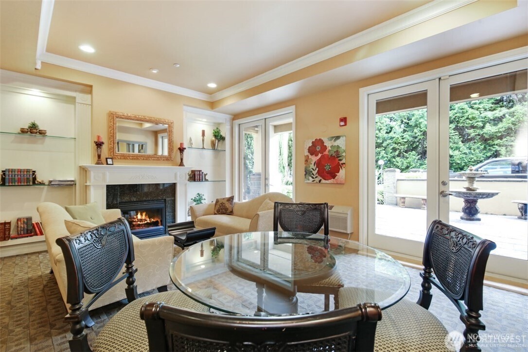 10398 NE 17th Street #305, Bellevue, WA 98004