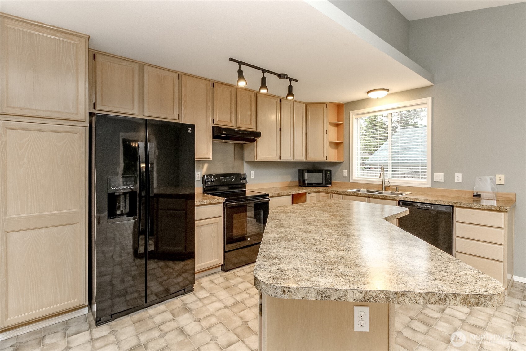 3020 E 240th Street Ct E, Spanaway, WA 98387