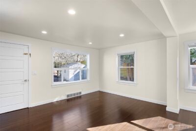 12046 12 Avenue NE, Seattle, WA 98125 - Photo 5