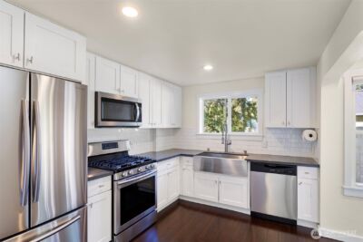 12046 12 Avenue NE, Seattle, WA 98125 - Photo 6