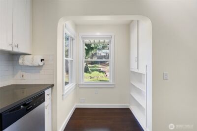 12046 12 Avenue NE, Seattle, WA 98125 - Photo 9