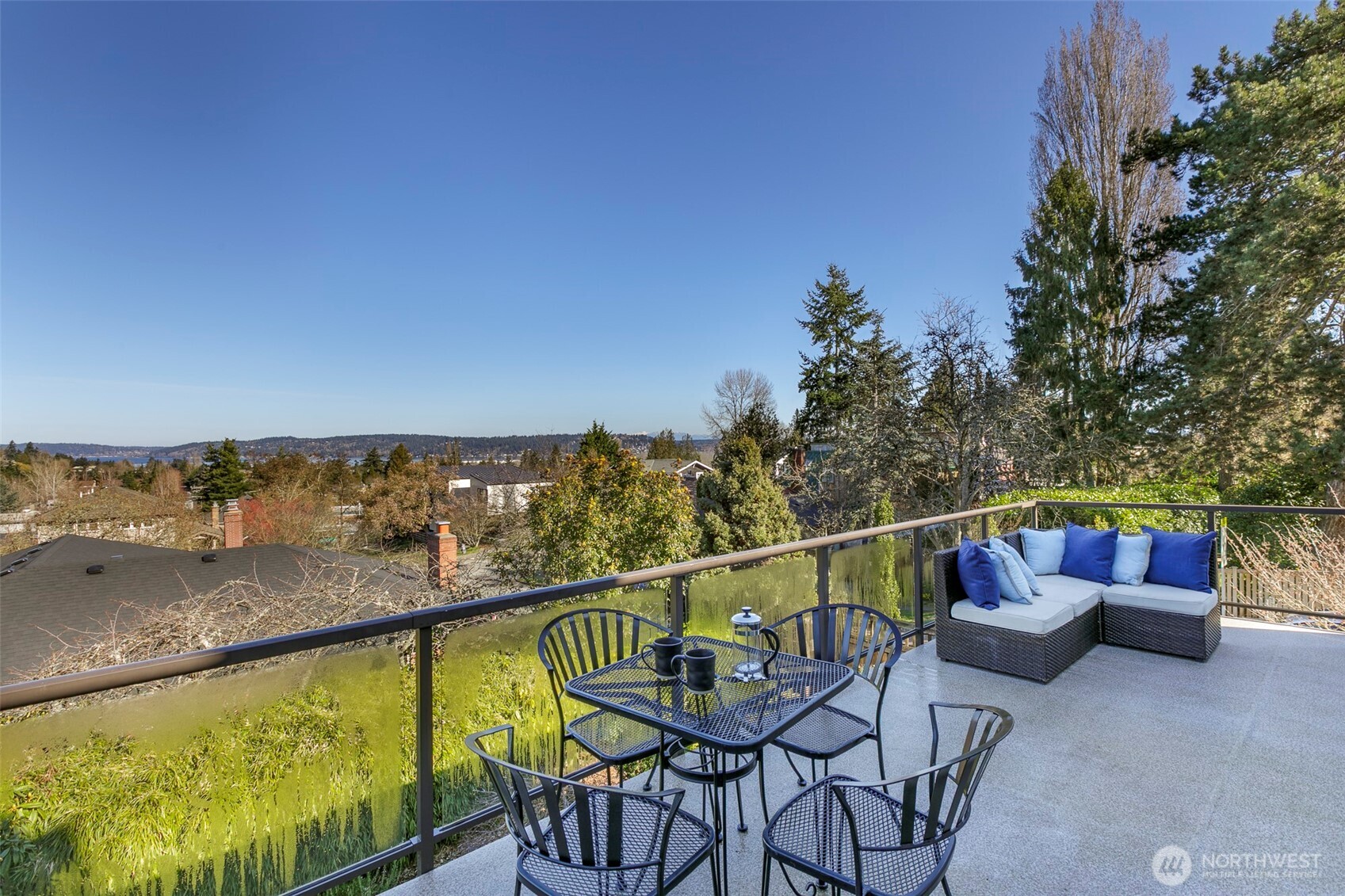 6001 60th Avenue NE, Seattle, WA 98115-7909