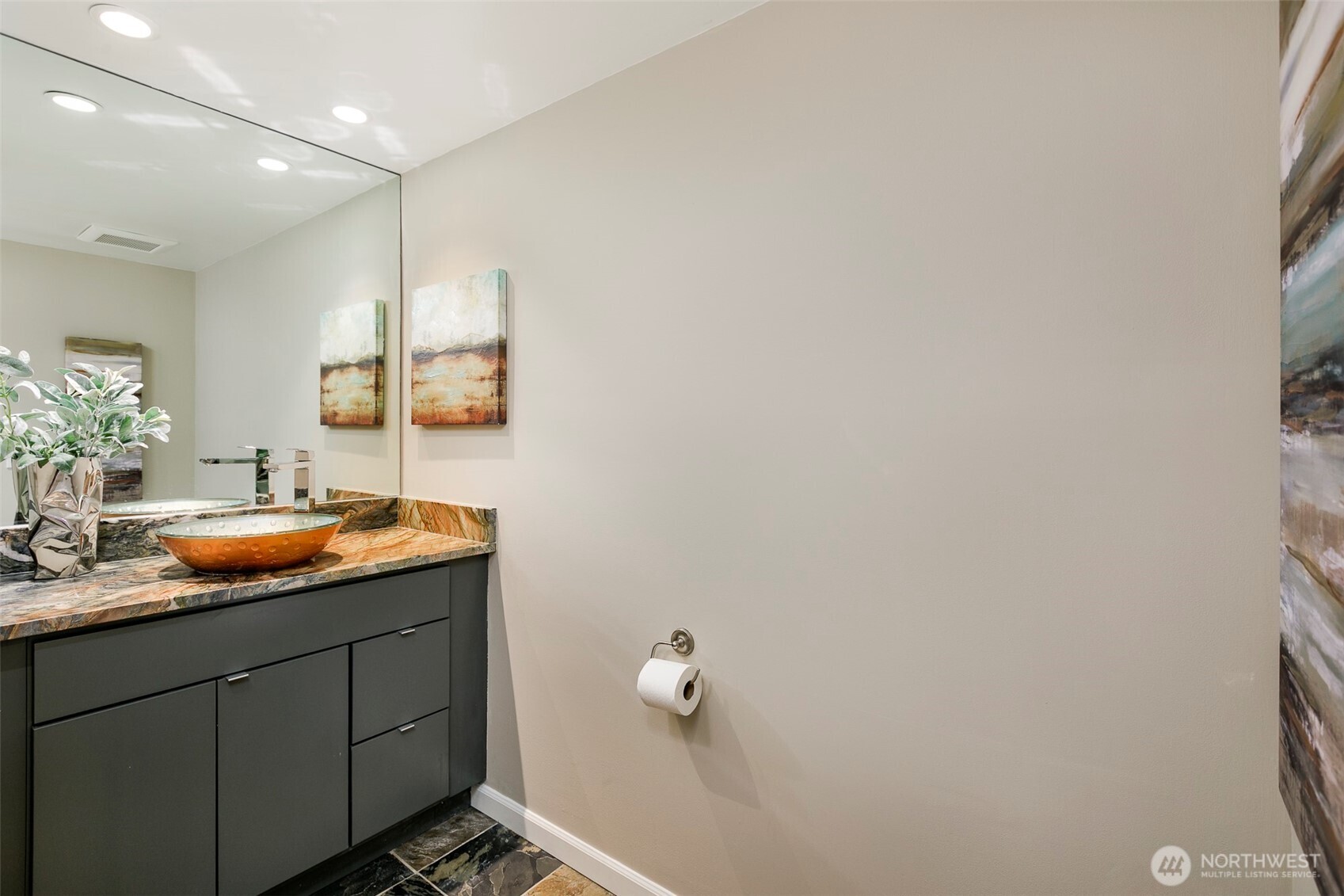 6001 60th Avenue NE, Seattle, WA 98115-7909