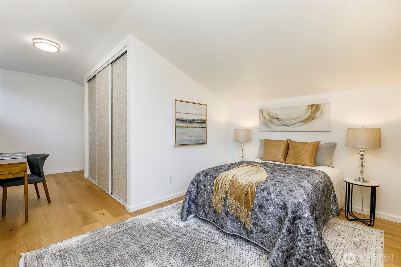 6001 60th Avenue NE, Seattle, WA 98115-7909