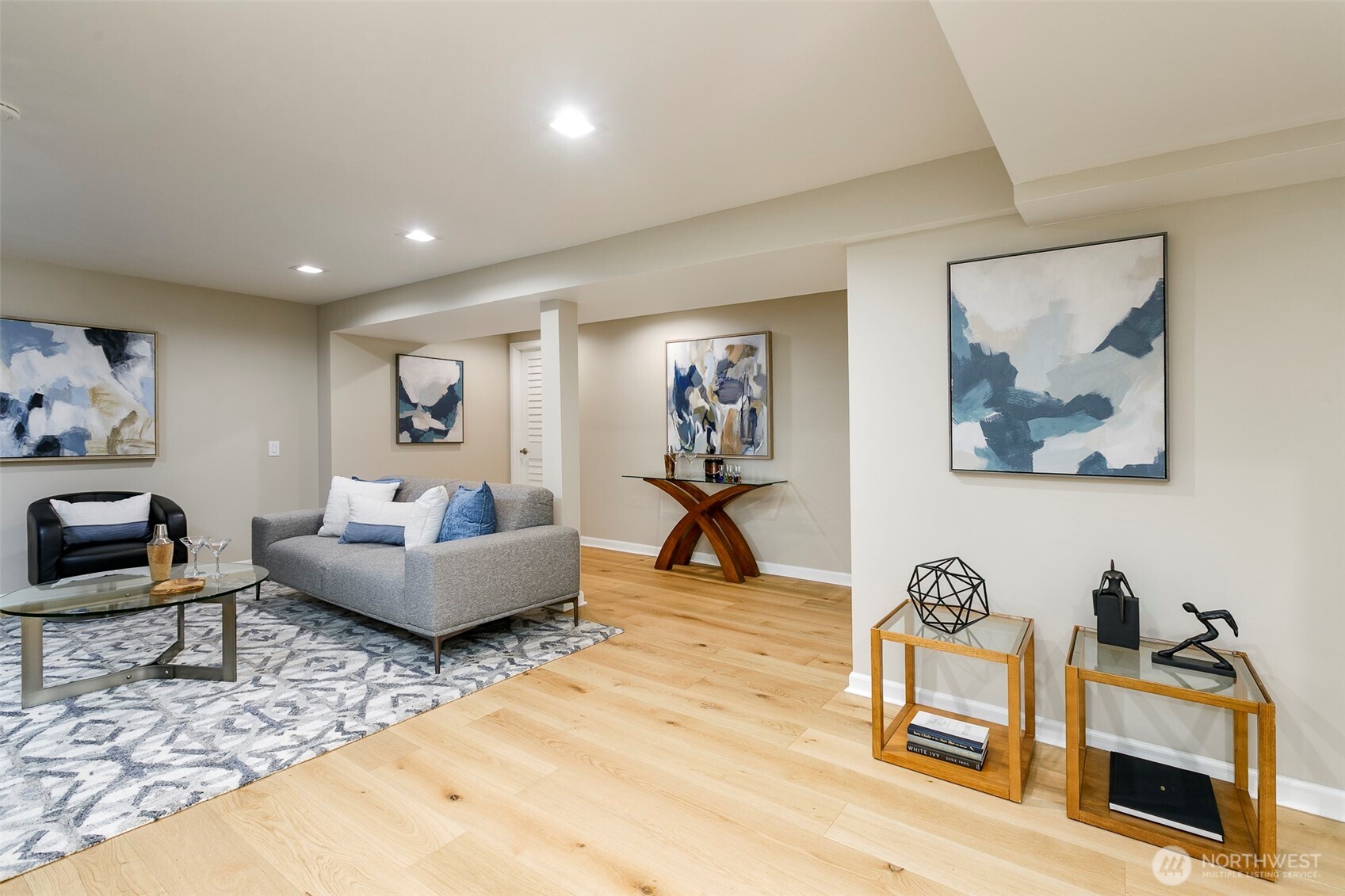 6001 60th Avenue NE, Seattle, WA 98115-7909