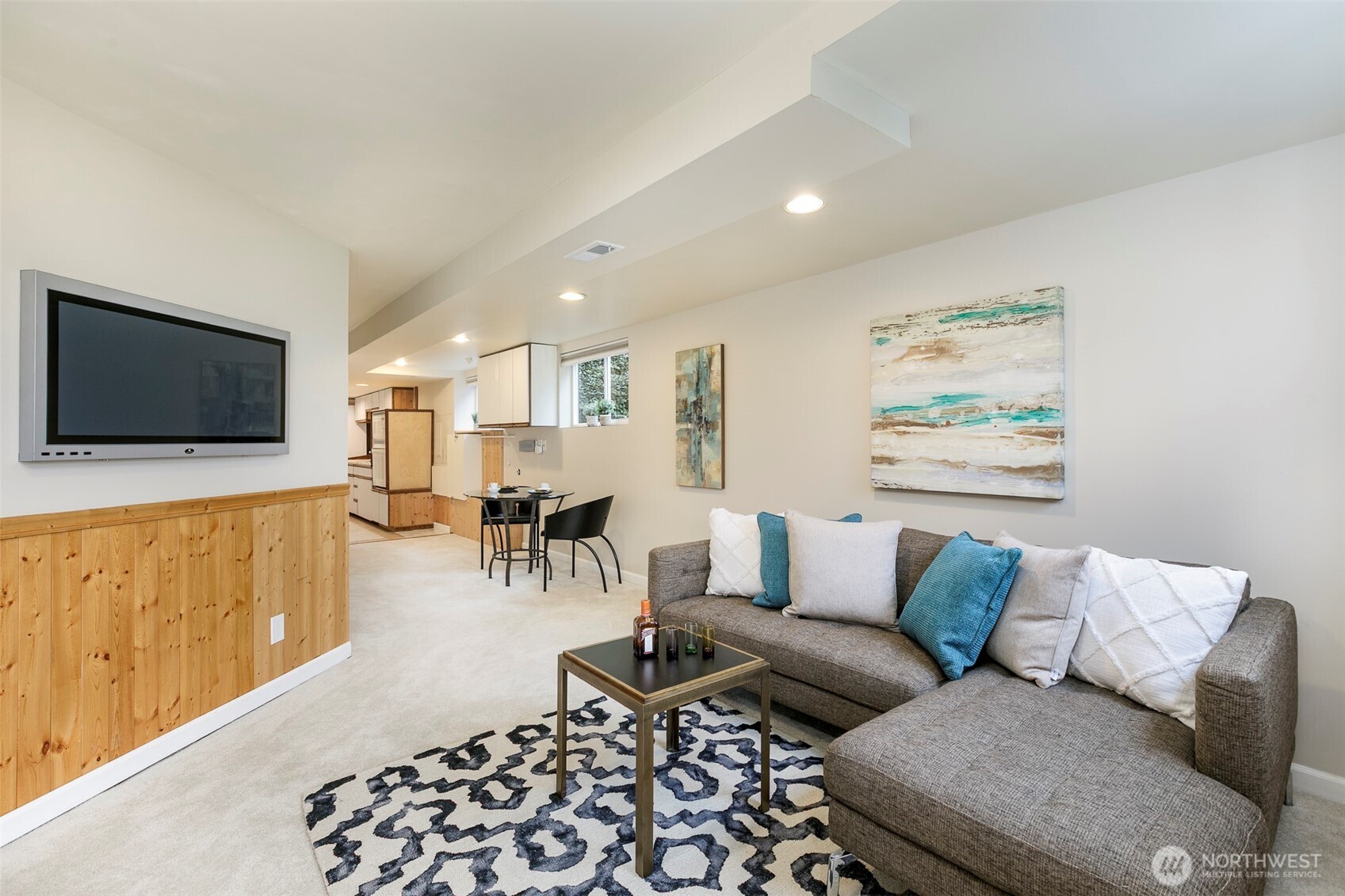 6001 60th Avenue NE, Seattle, WA 98115-7909