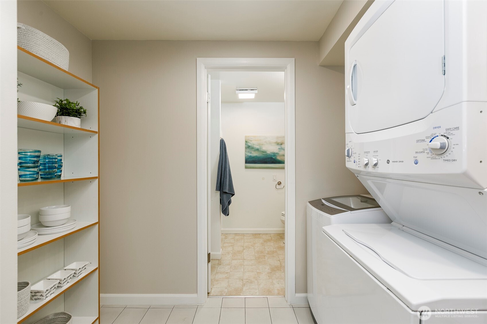 6001 60th Avenue NE, Seattle, WA 98115-7909