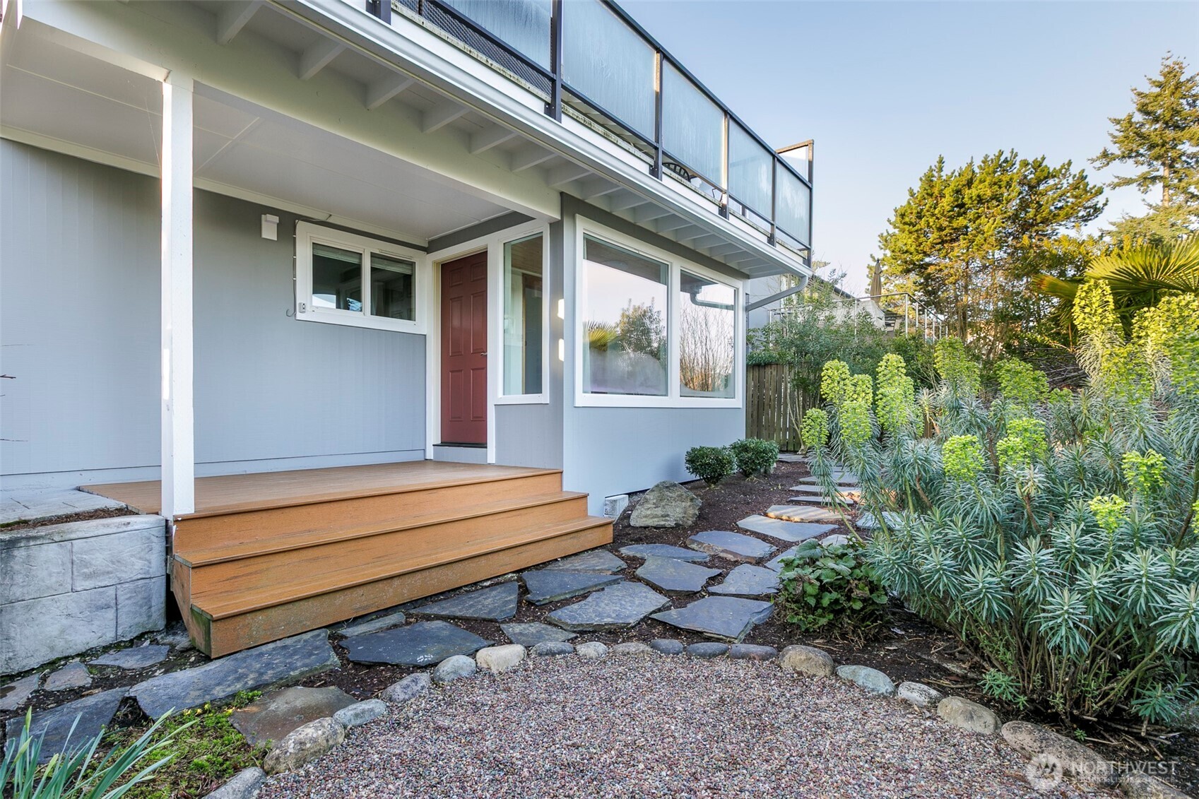 6001 60th Avenue NE, Seattle, WA 98115-7909