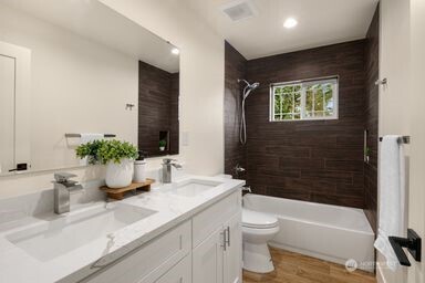 2411 SW 346th Street , Federal Way, WA 98023