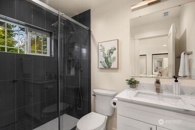 2411 SW 346th Street , Federal Way, WA 98023