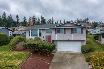 542 Dugualla Rd , Oak Harbor, WA 98277