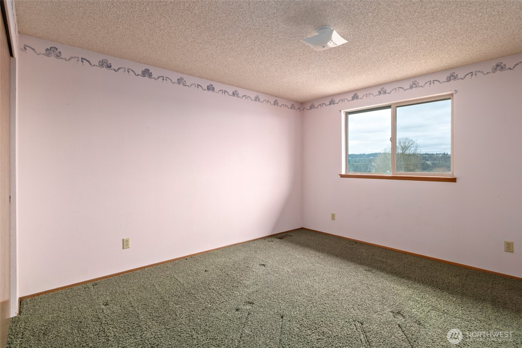 542 Dugualla Rd , Oak Harbor, WA 98277