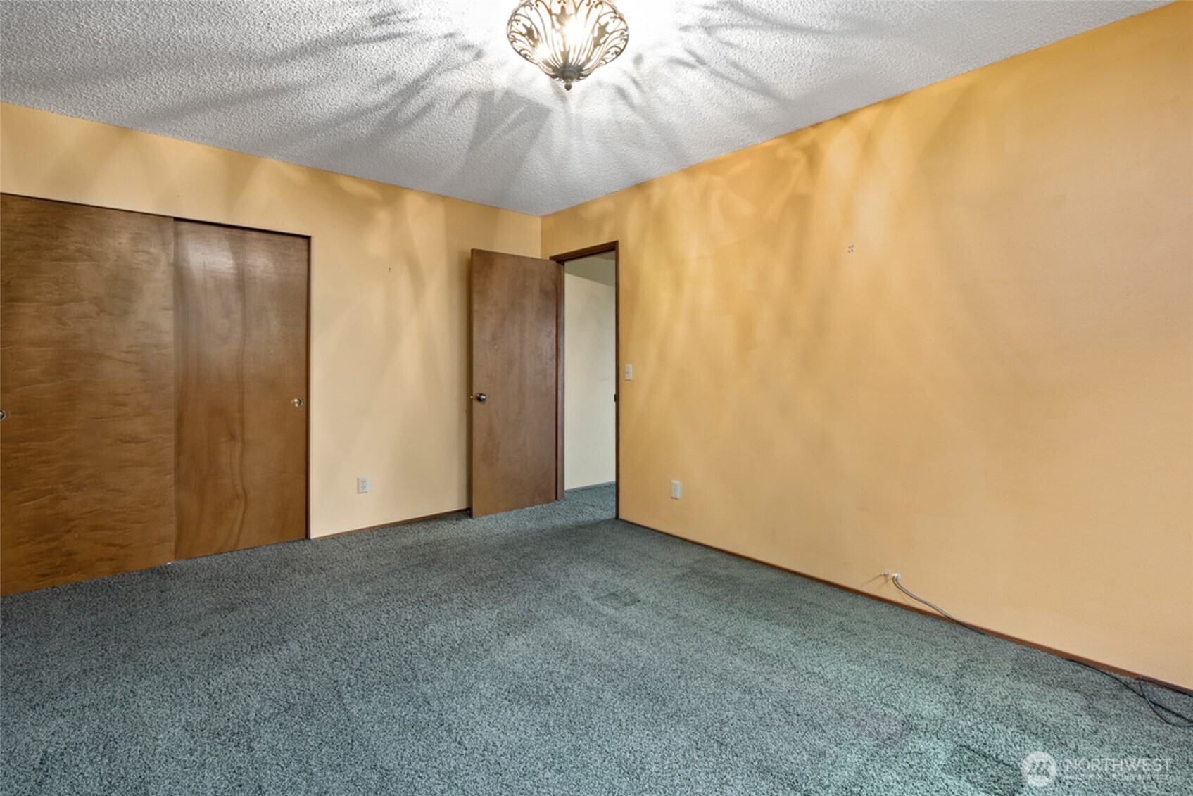 542 Dugualla Rd , Oak Harbor, WA 98277