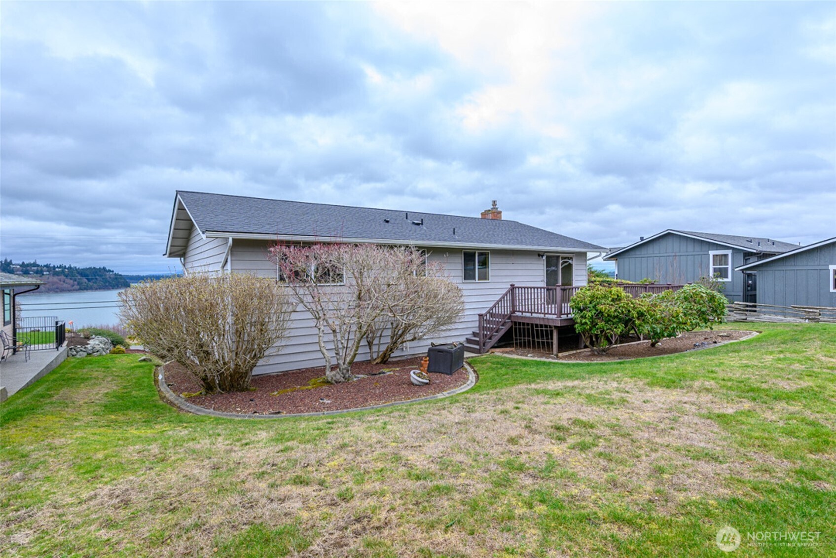 542 Dugualla Rd , Oak Harbor, WA 98277