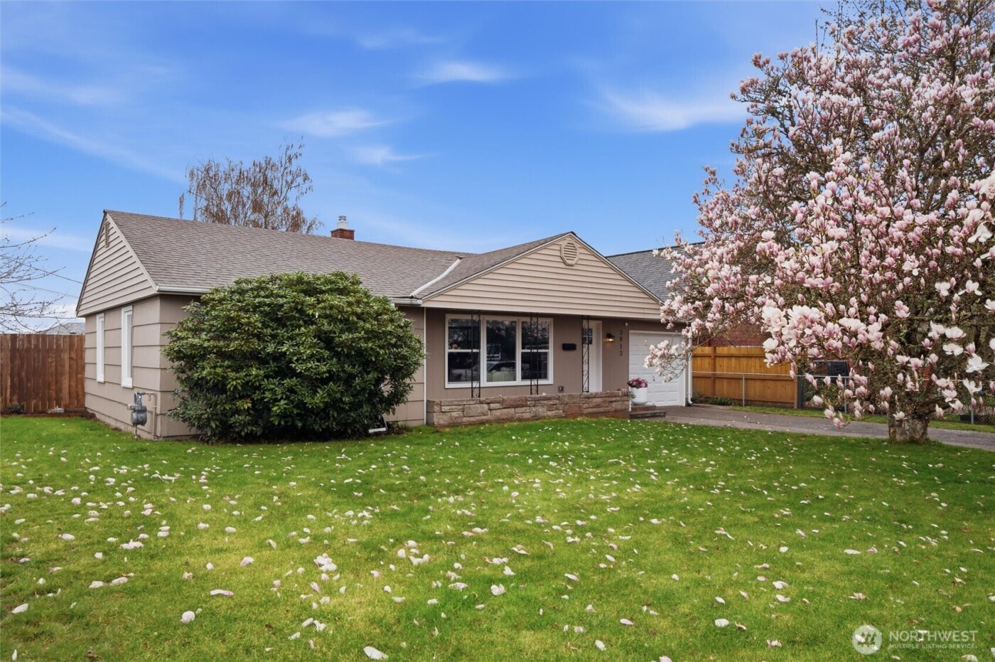 2012 Nipsic Avenue , Bremerton, WA 98310