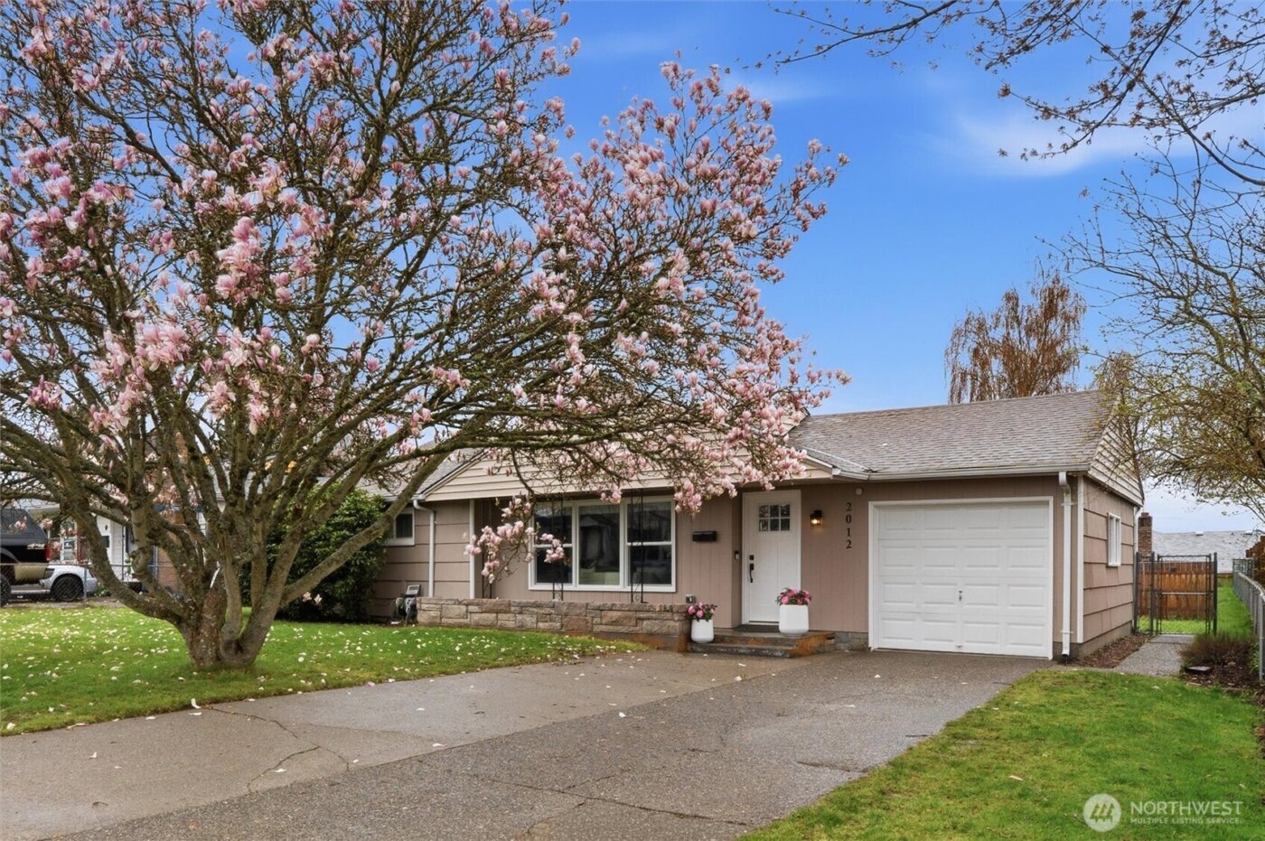 2012 Nipsic Avenue , Bremerton, WA 98310