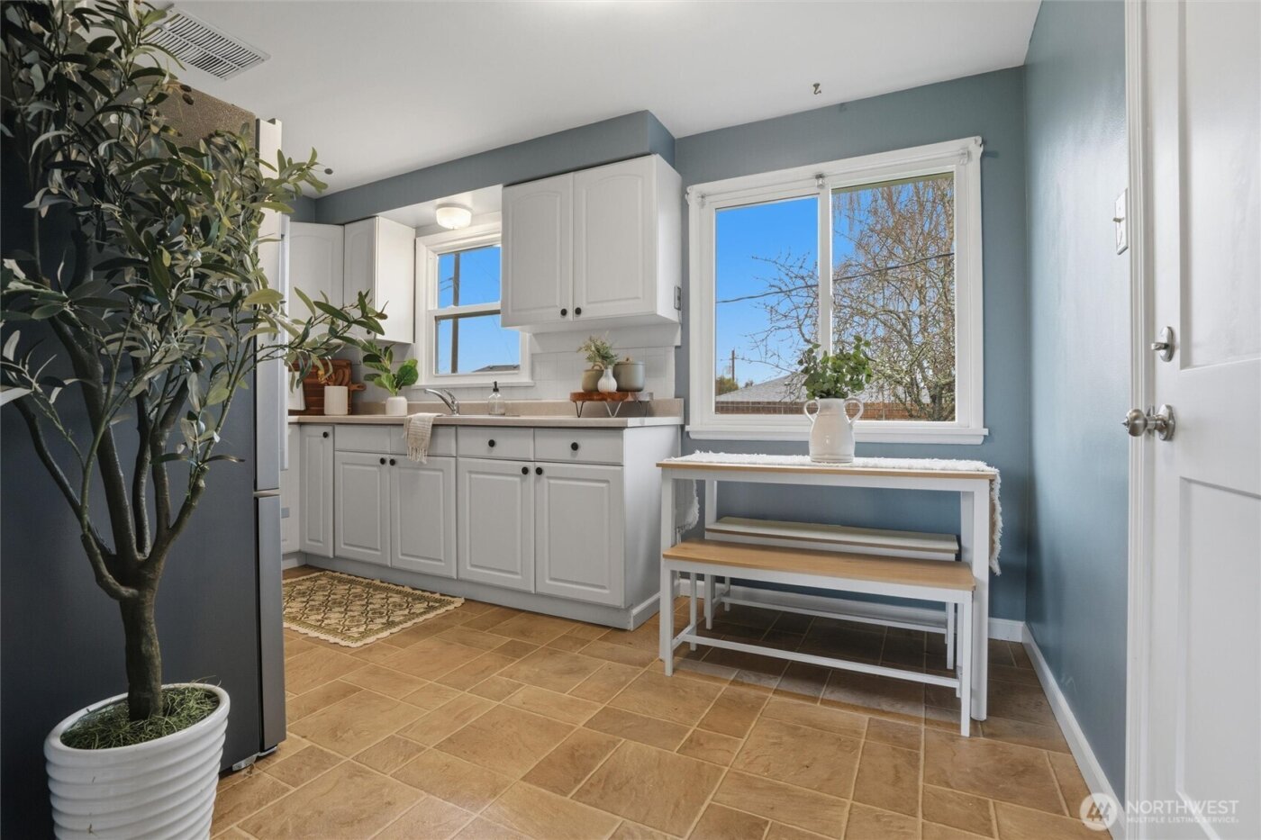 2012 Nipsic Avenue , Bremerton, WA 98310