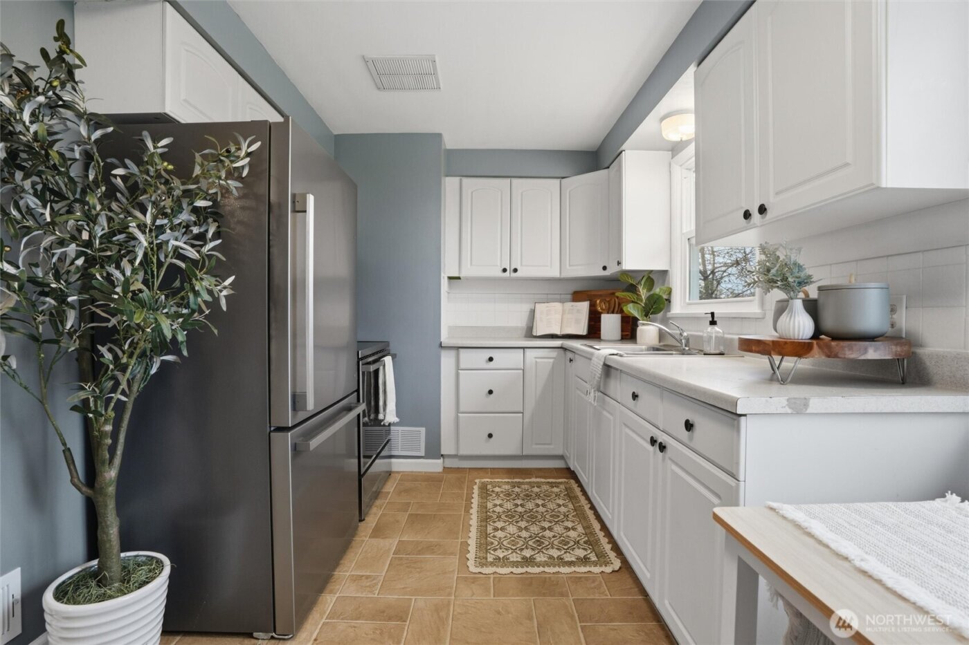 2012 Nipsic Avenue , Bremerton, WA 98310