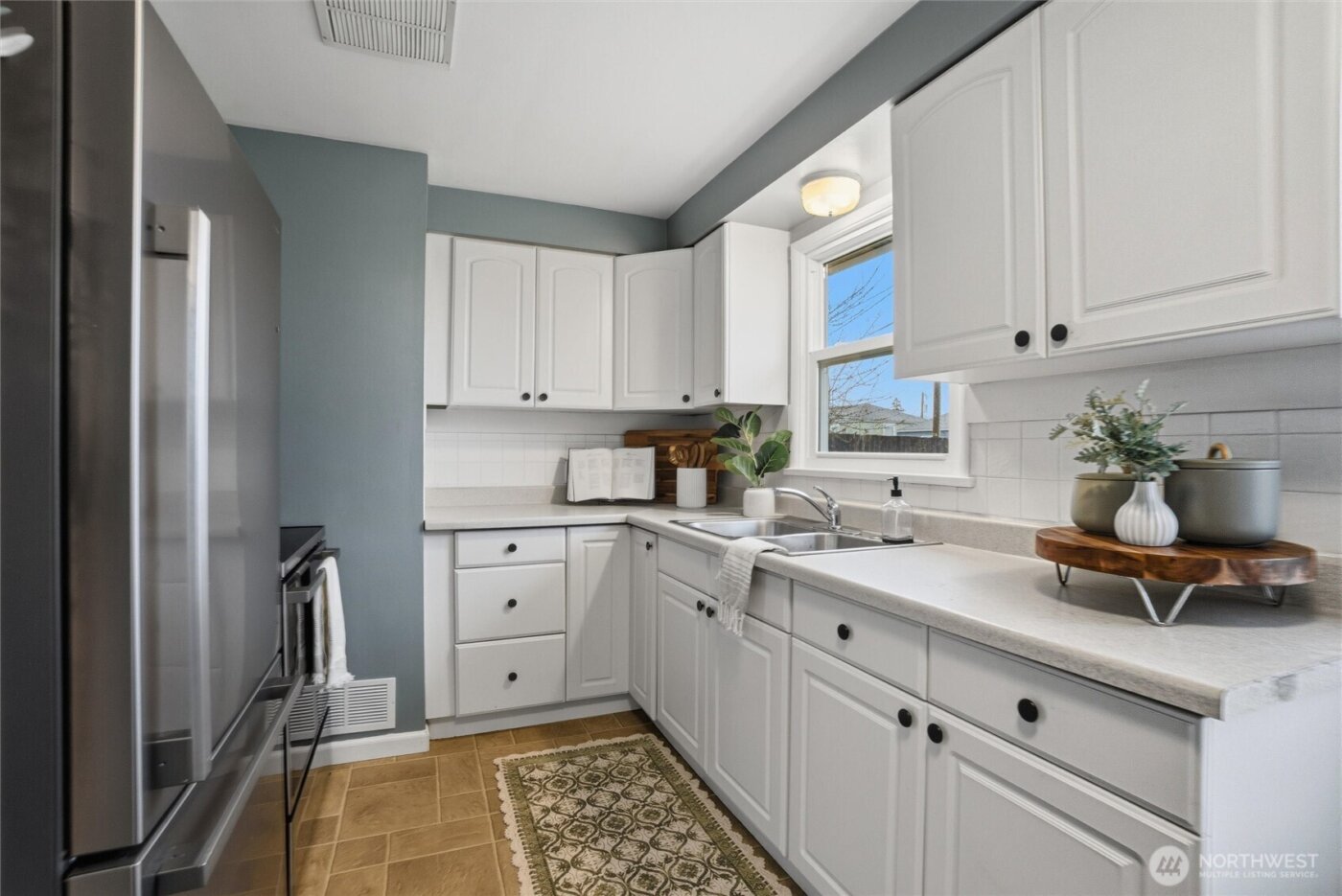 2012 Nipsic Avenue , Bremerton, WA 98310