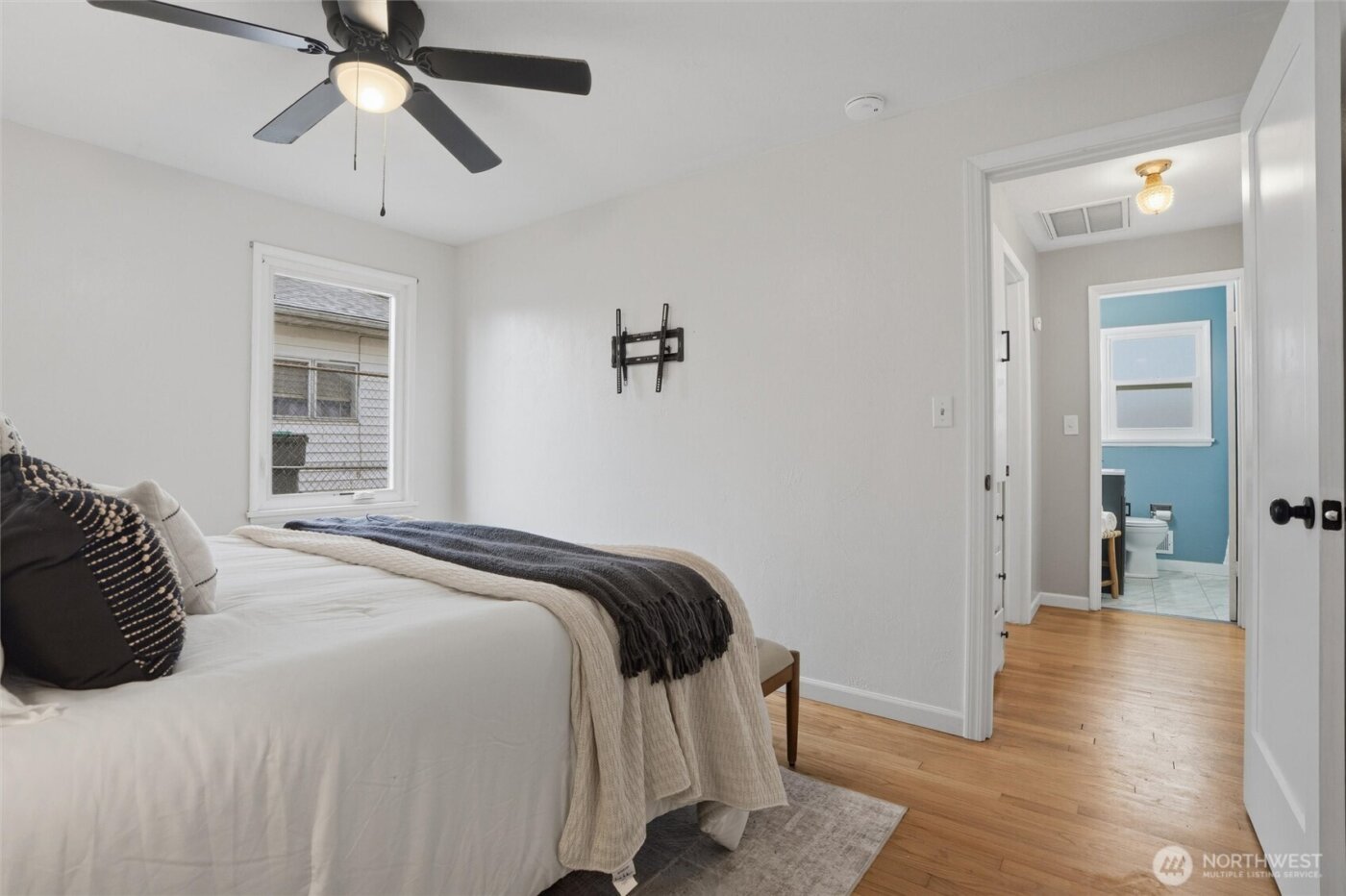 2012 Nipsic Avenue , Bremerton, WA 98310