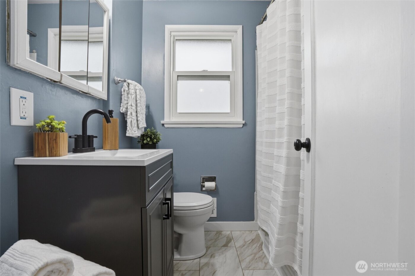 2012 Nipsic Avenue , Bremerton, WA 98310