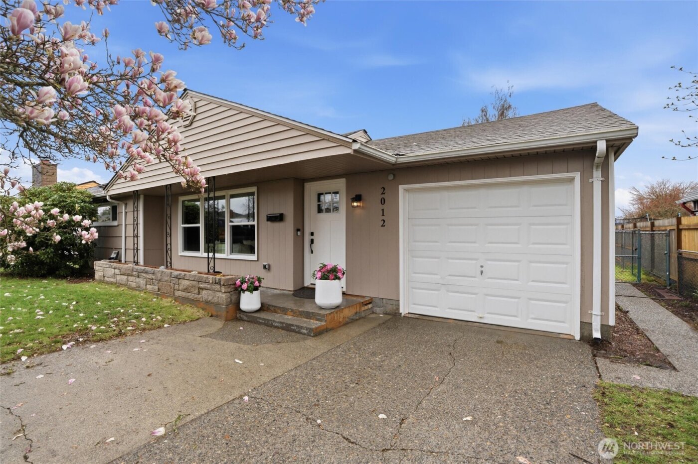 2012 Nipsic Avenue , Bremerton, WA 98310