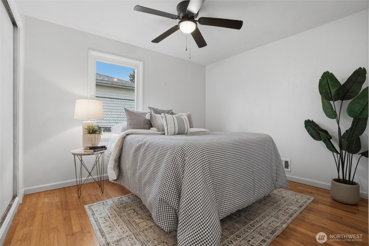 2012 Nipsic Avenue , Bremerton, WA 98310