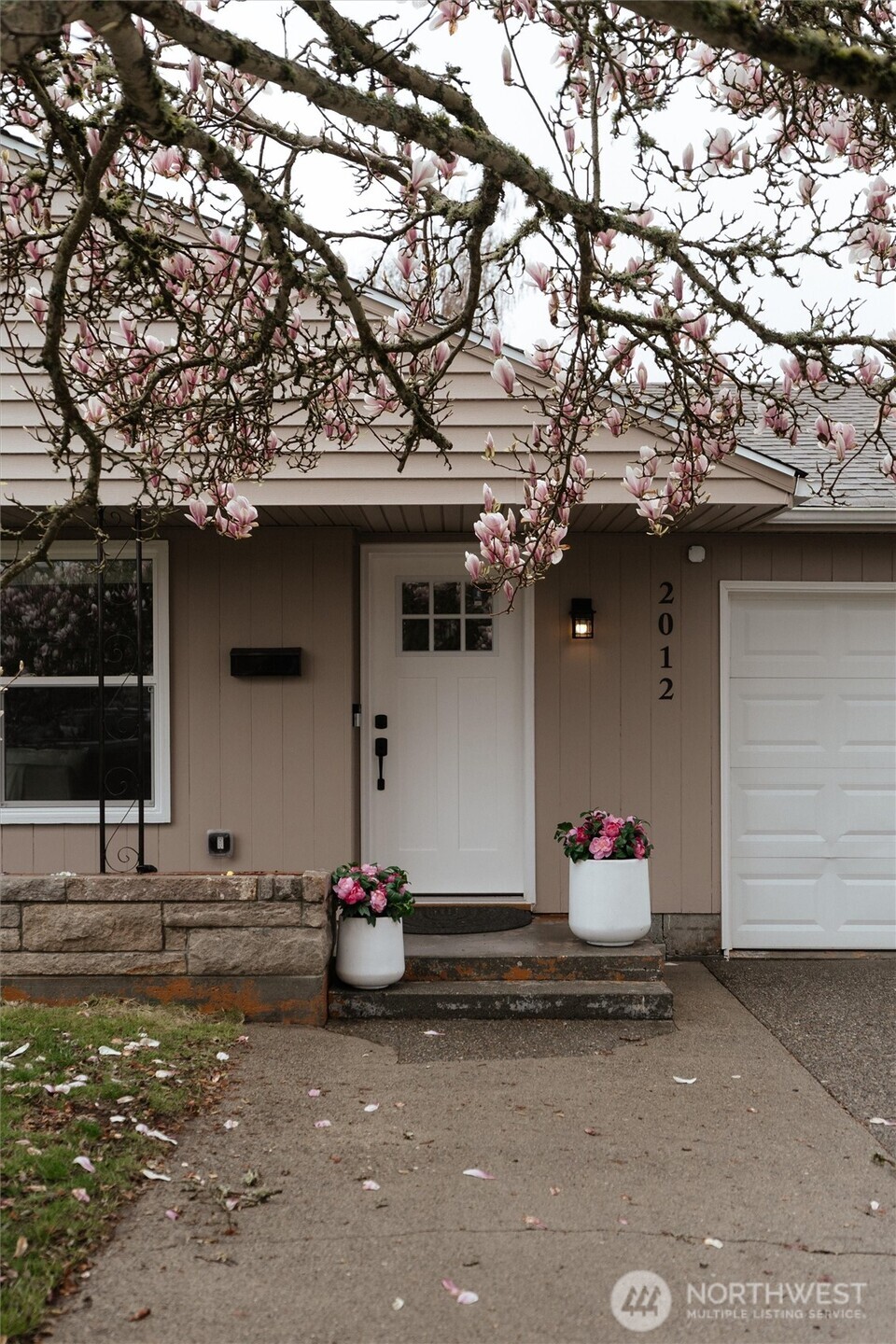 2012 Nipsic Avenue , Bremerton, WA 98310